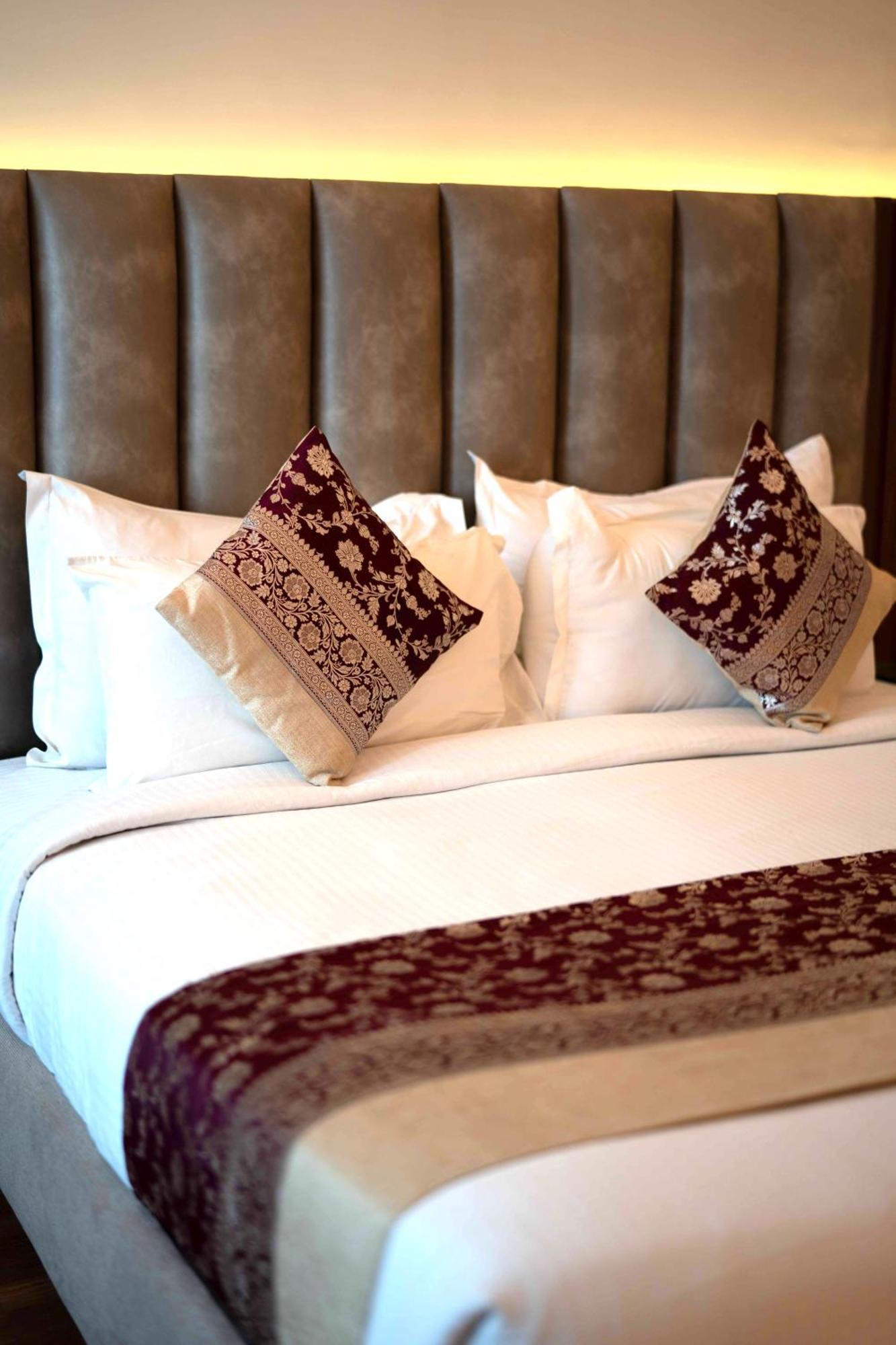 ורנאסי New Hotel Broadway מראה חיצוני תמונה