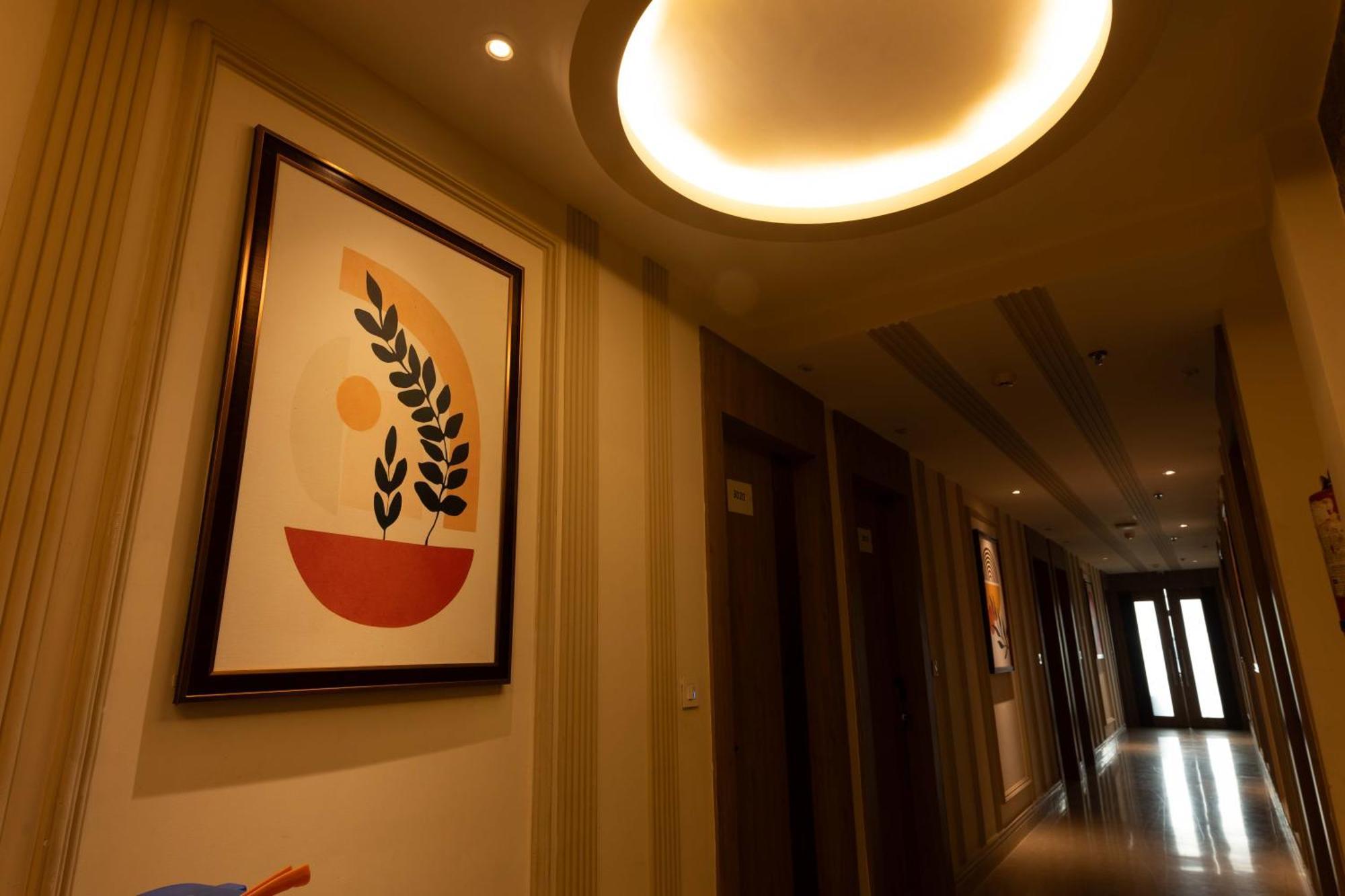 ורנאסי New Hotel Broadway מראה חיצוני תמונה