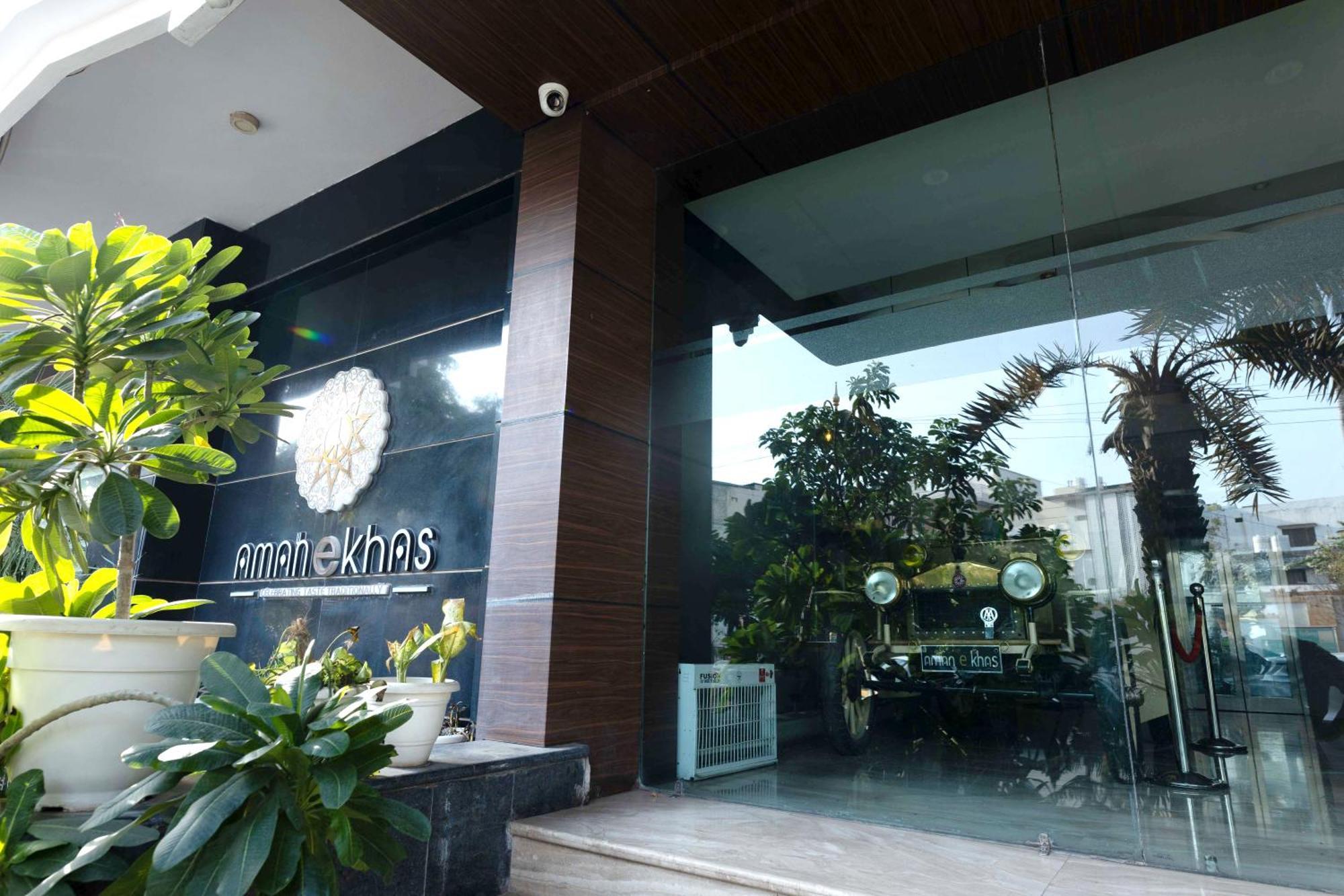 ורנאסי New Hotel Broadway מראה חיצוני תמונה
