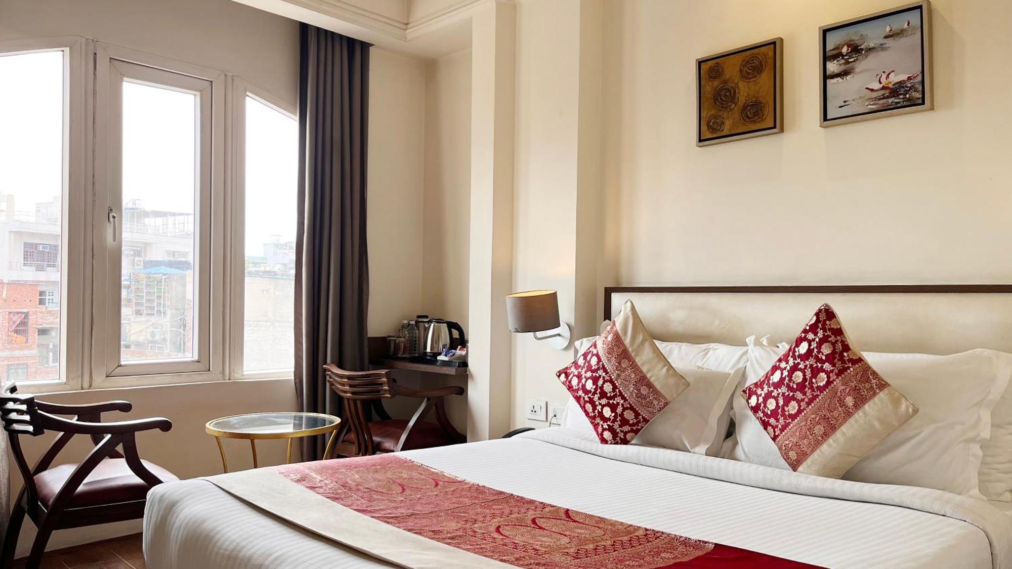 ורנאסי New Hotel Broadway מראה חיצוני תמונה