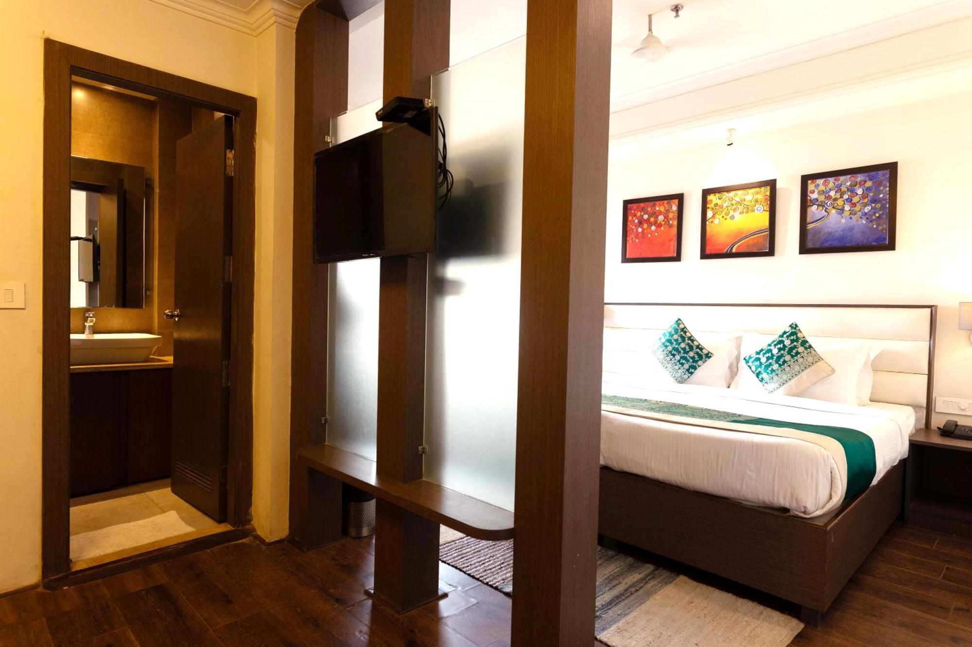 ורנאסי New Hotel Broadway מראה חיצוני תמונה