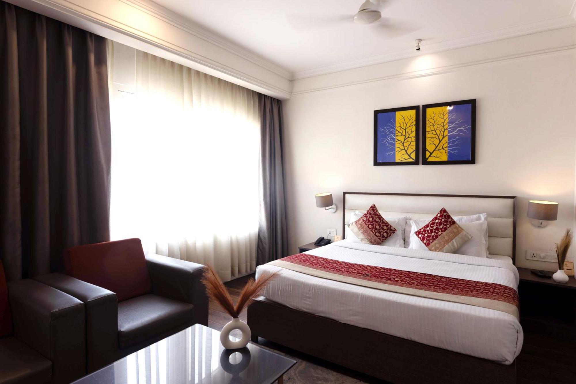 ורנאסי New Hotel Broadway מראה חיצוני תמונה