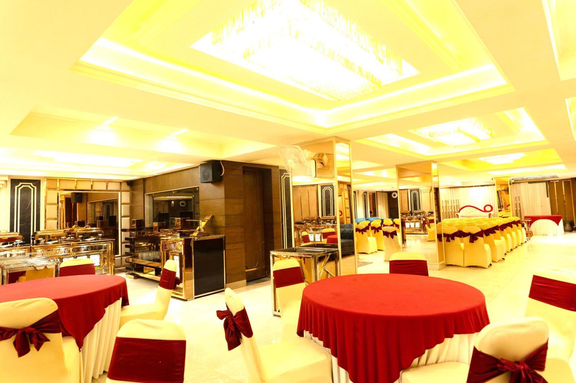 ורנאסי New Hotel Broadway מראה חיצוני תמונה