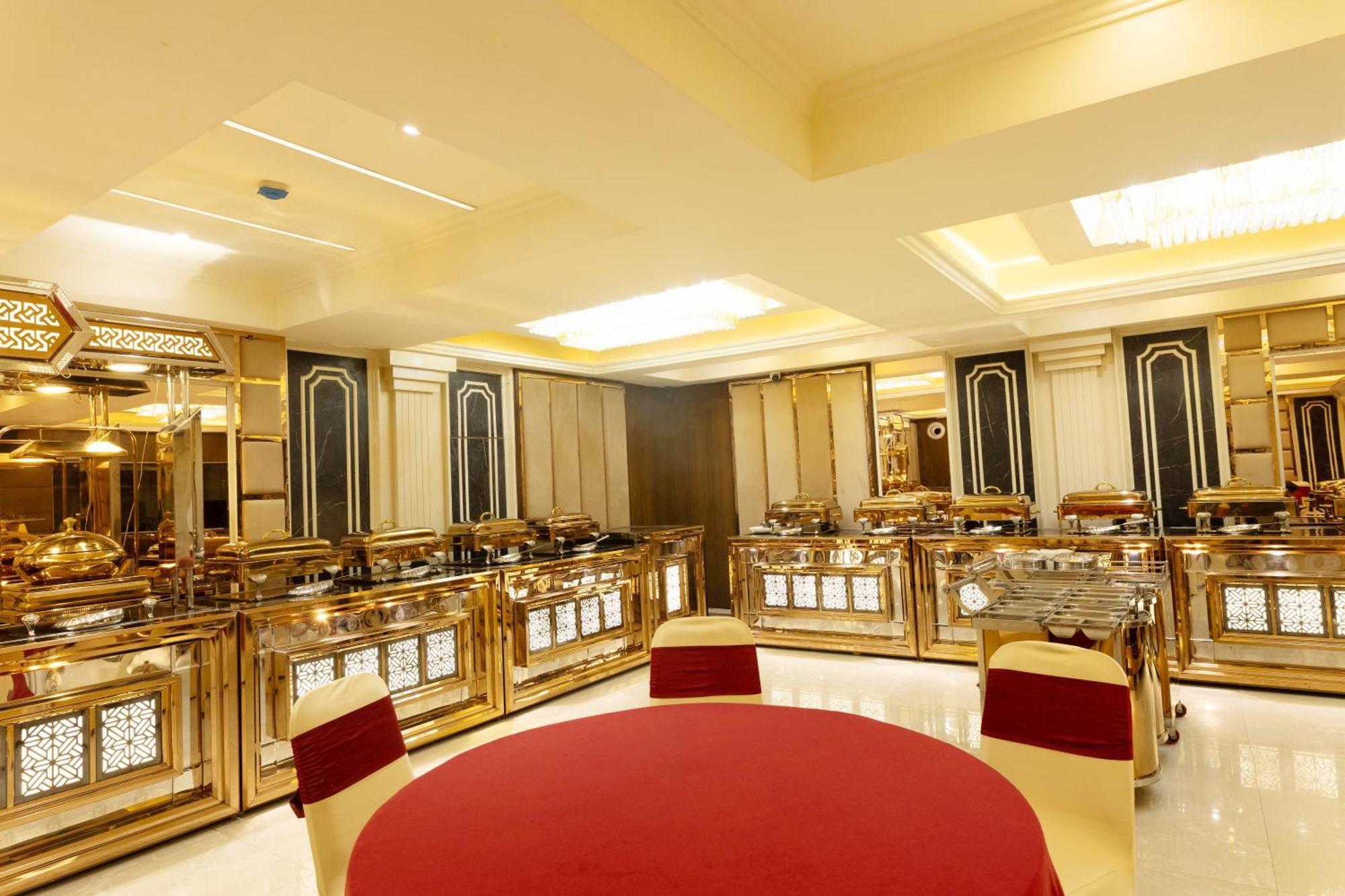 ורנאסי New Hotel Broadway מראה חיצוני תמונה