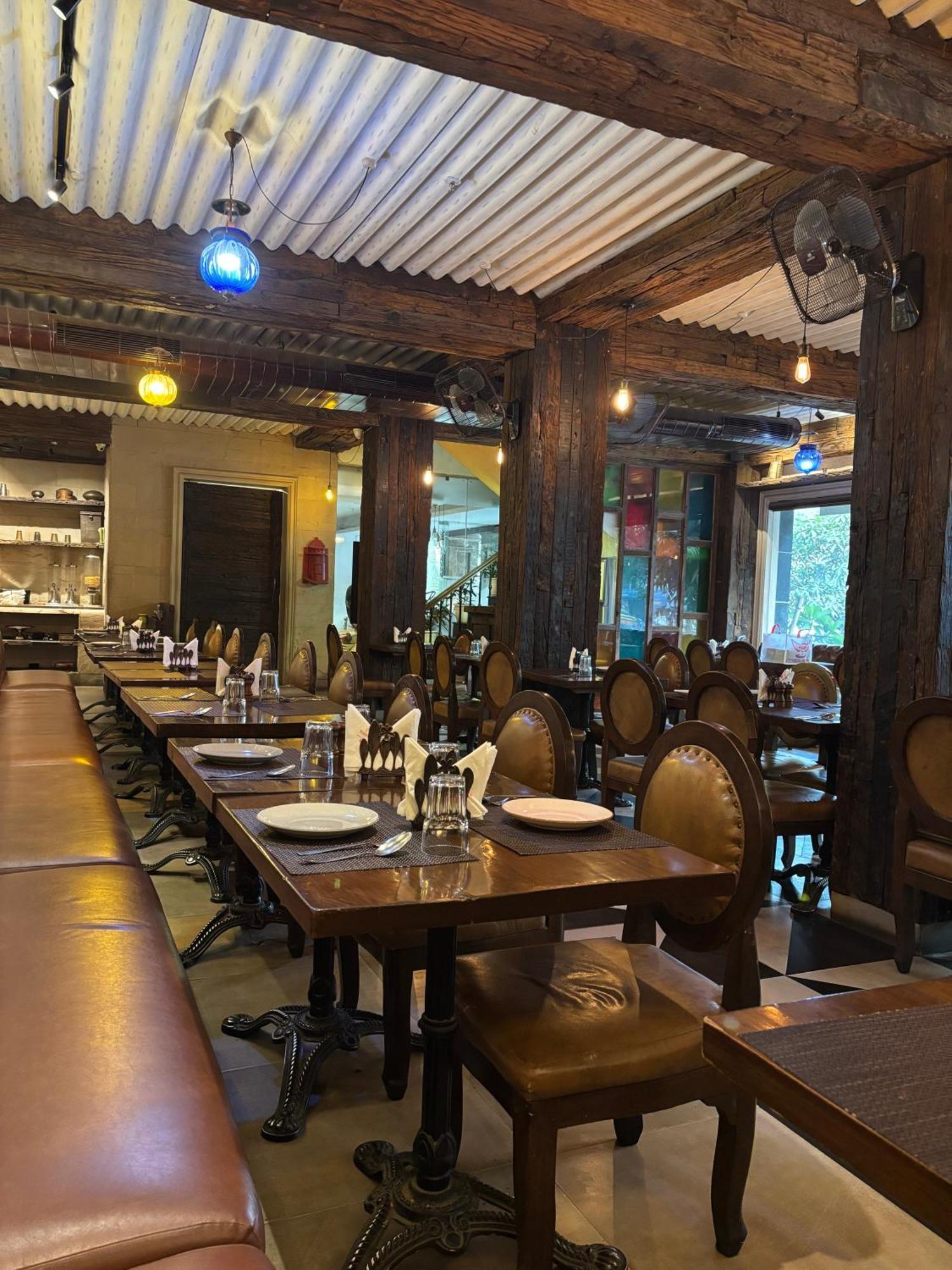 ורנאסי New Hotel Broadway מראה חיצוני תמונה